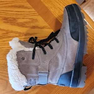 Ladies Sorel Tivoli Impact Boot- Size 9